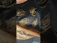 دستگاه توزیع جواهرات برای پوشاک، چرم، کفش، کلاه، روسری و سایر محصولات نساجی